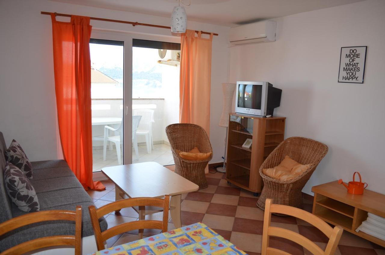 Apartments Leticia Baska  Bagian luar foto