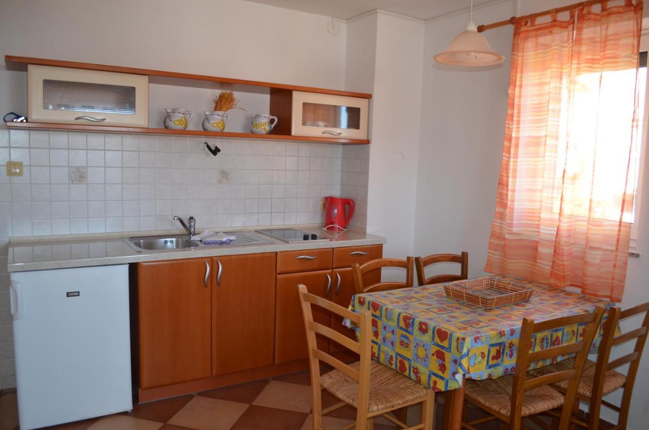 Apartments Leticia Baska  Bagian luar foto