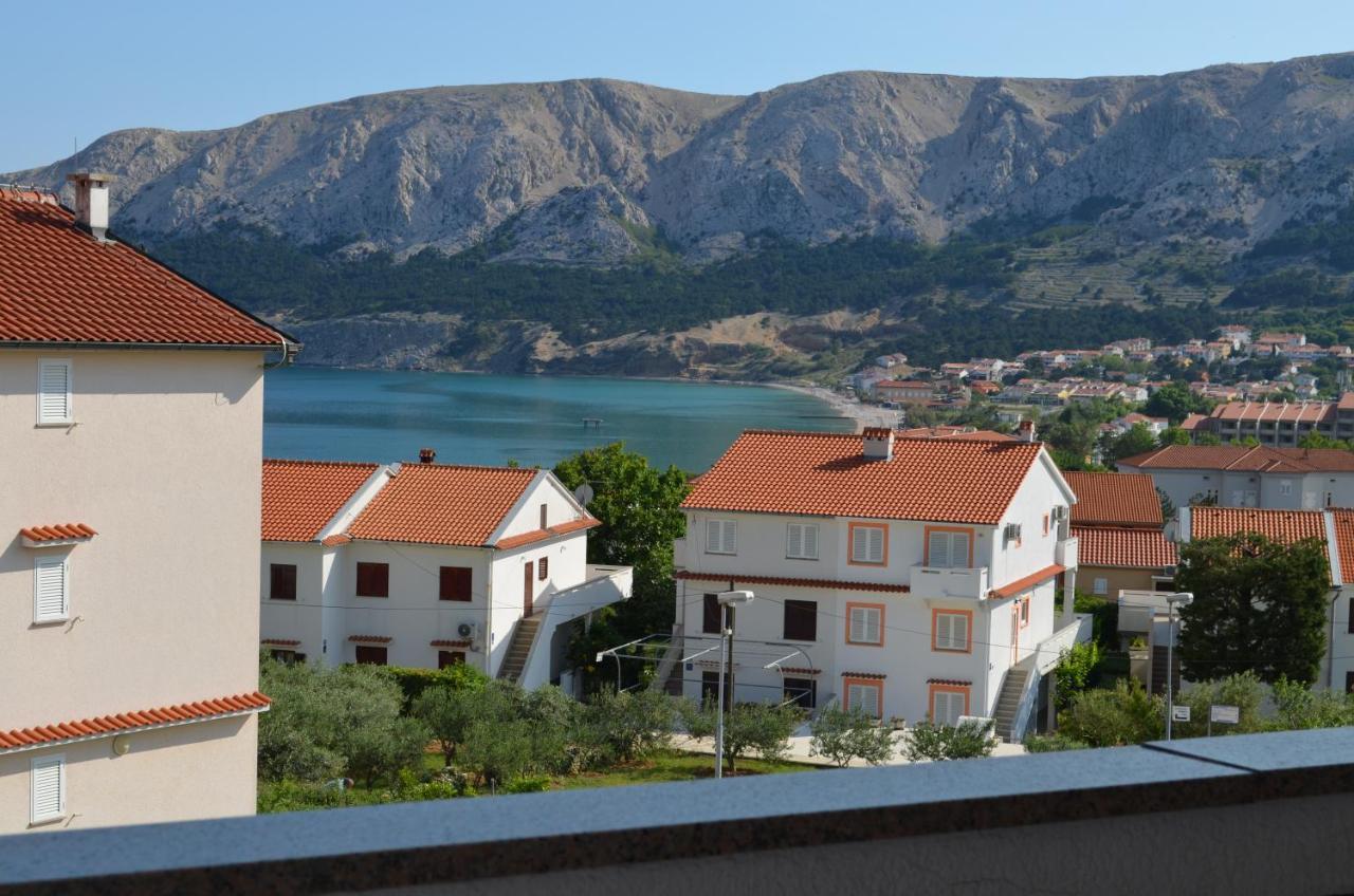 Apartments Leticia Baska  Bagian luar foto